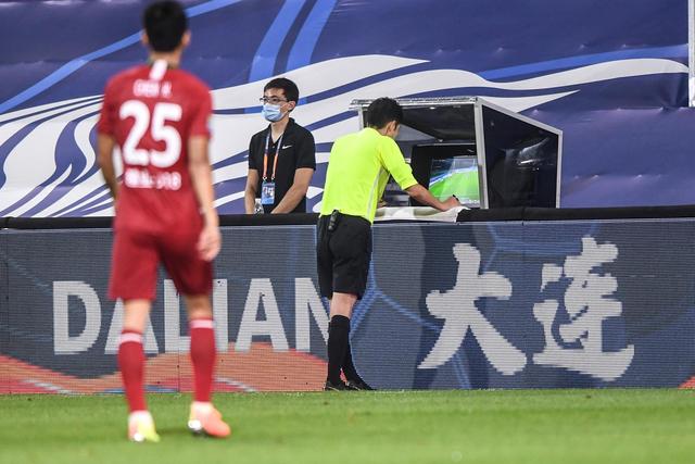 内维尔：拉什福德离队也许是好事